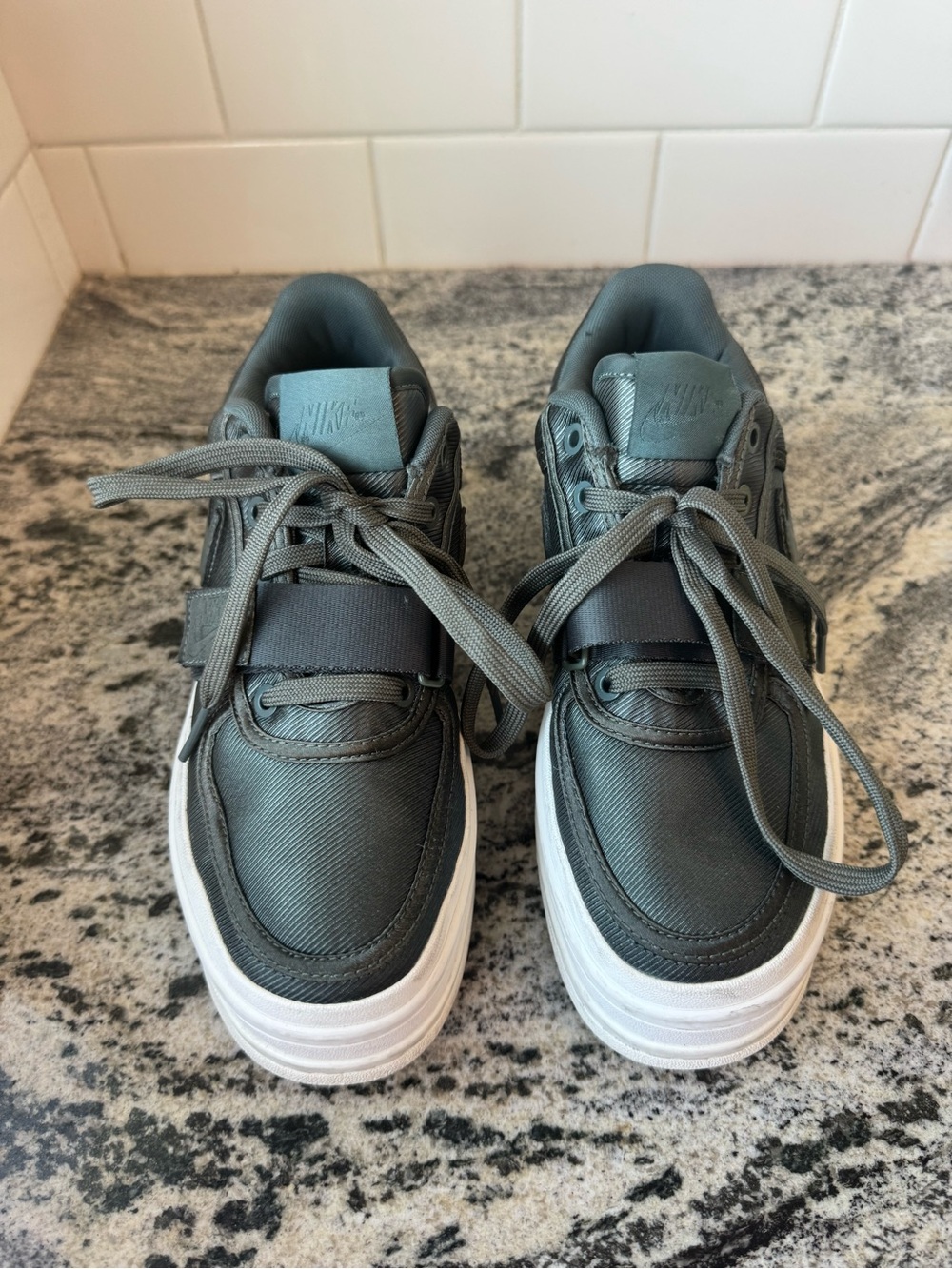 Nike Vandal 2K Platform Sneaker in Mineral Spruce Green. Size 7.5. VGUC. - Picture 2 of 6